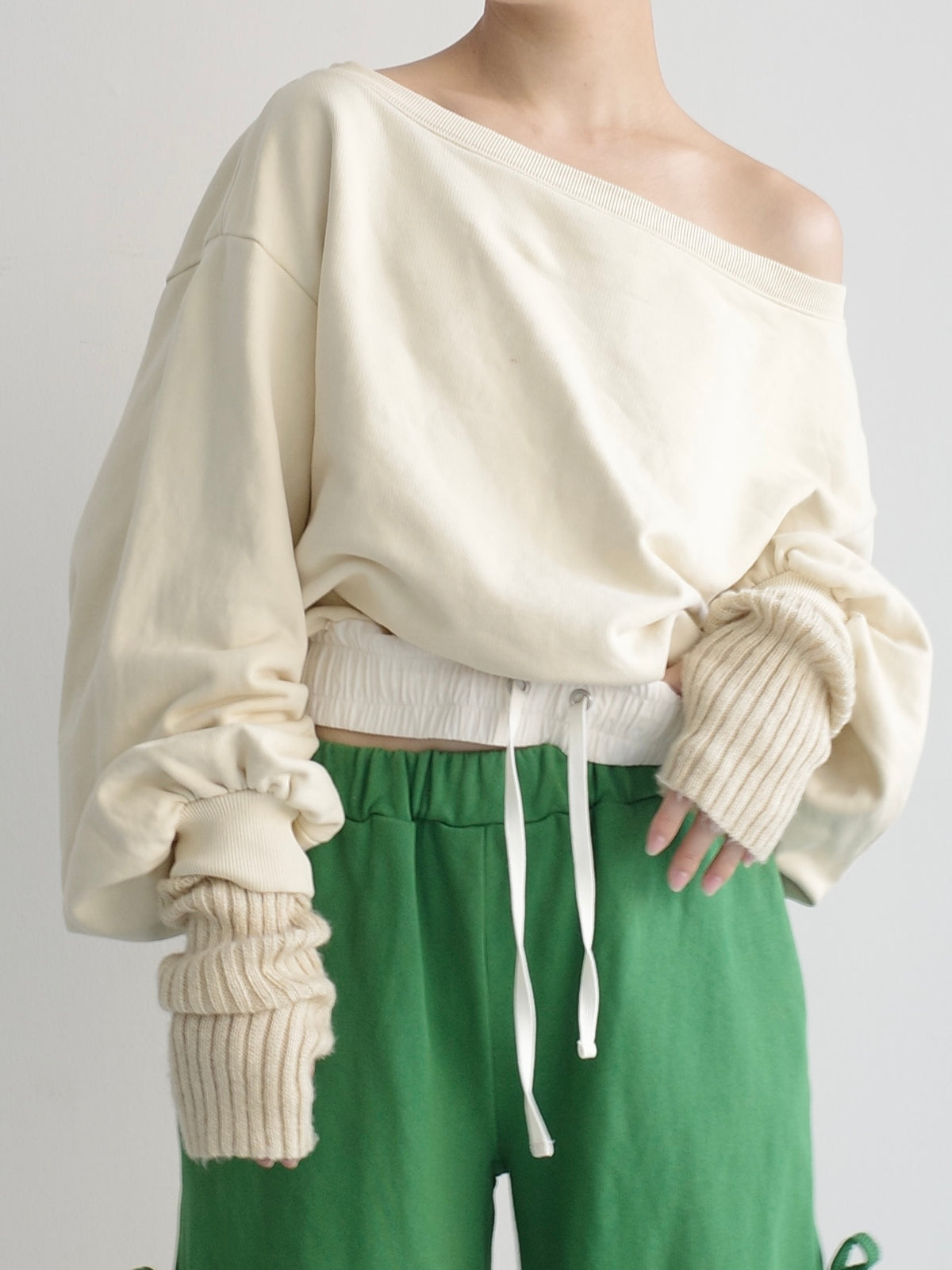offshoulder docking sweat