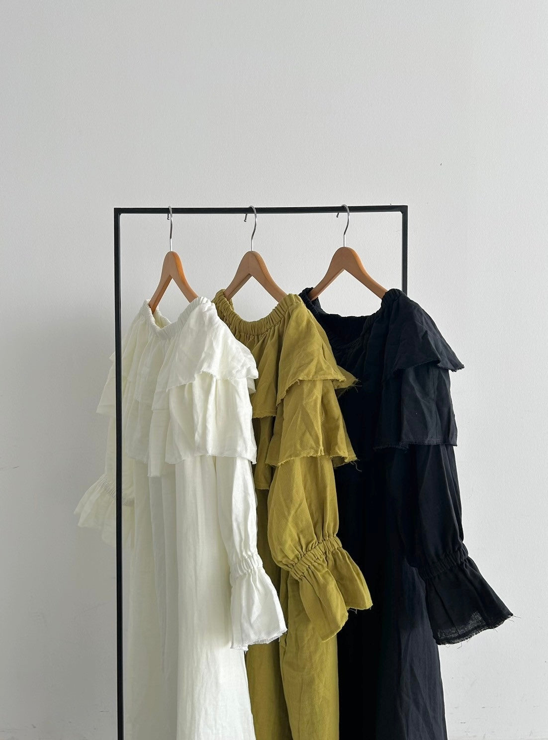 新品タグ付hjerte offshoulder volume one piece 新品タグ付hjerte offshoulder volume one piece - メルカリ