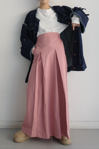 big tuck skirt