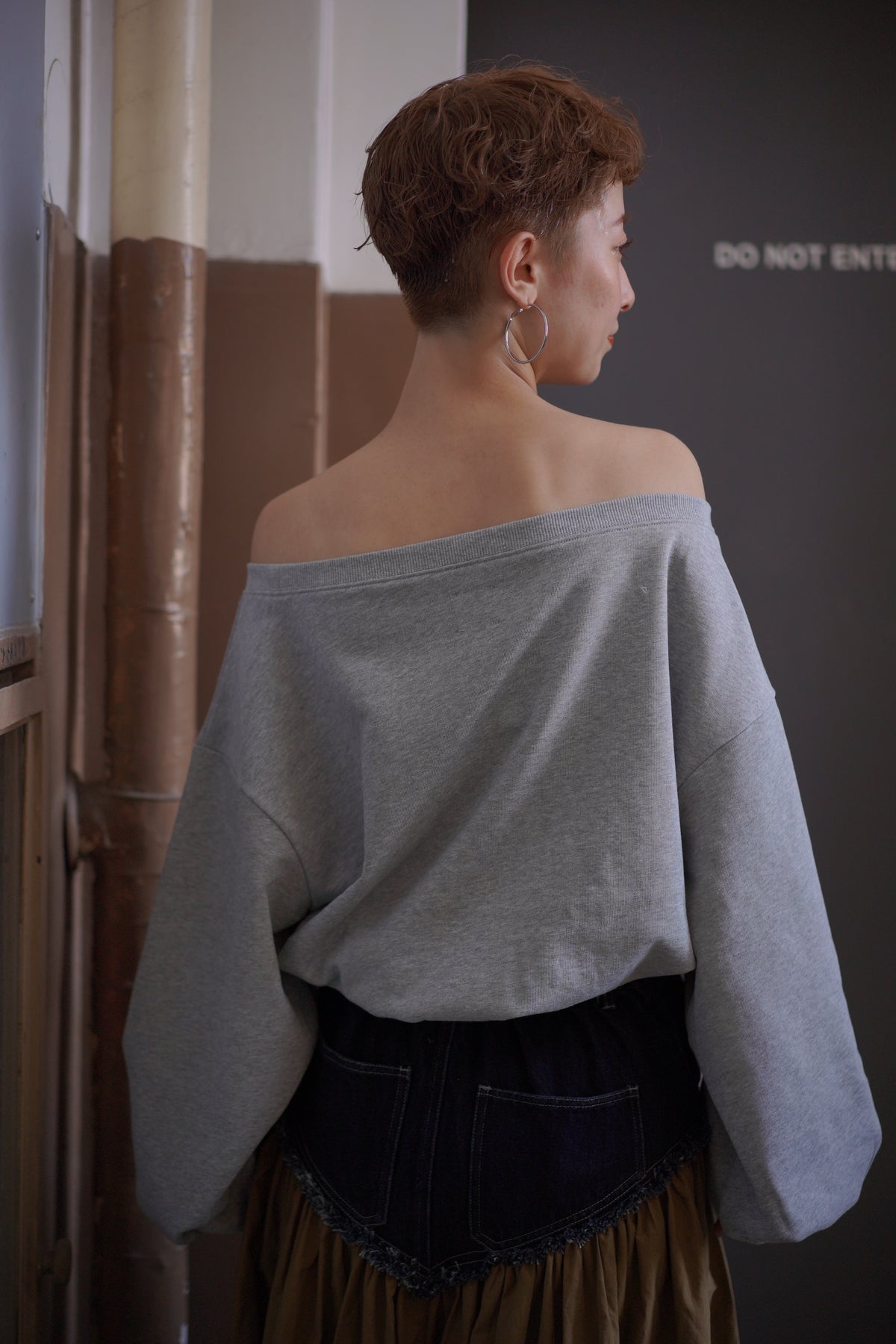 offshoulder docking sweat