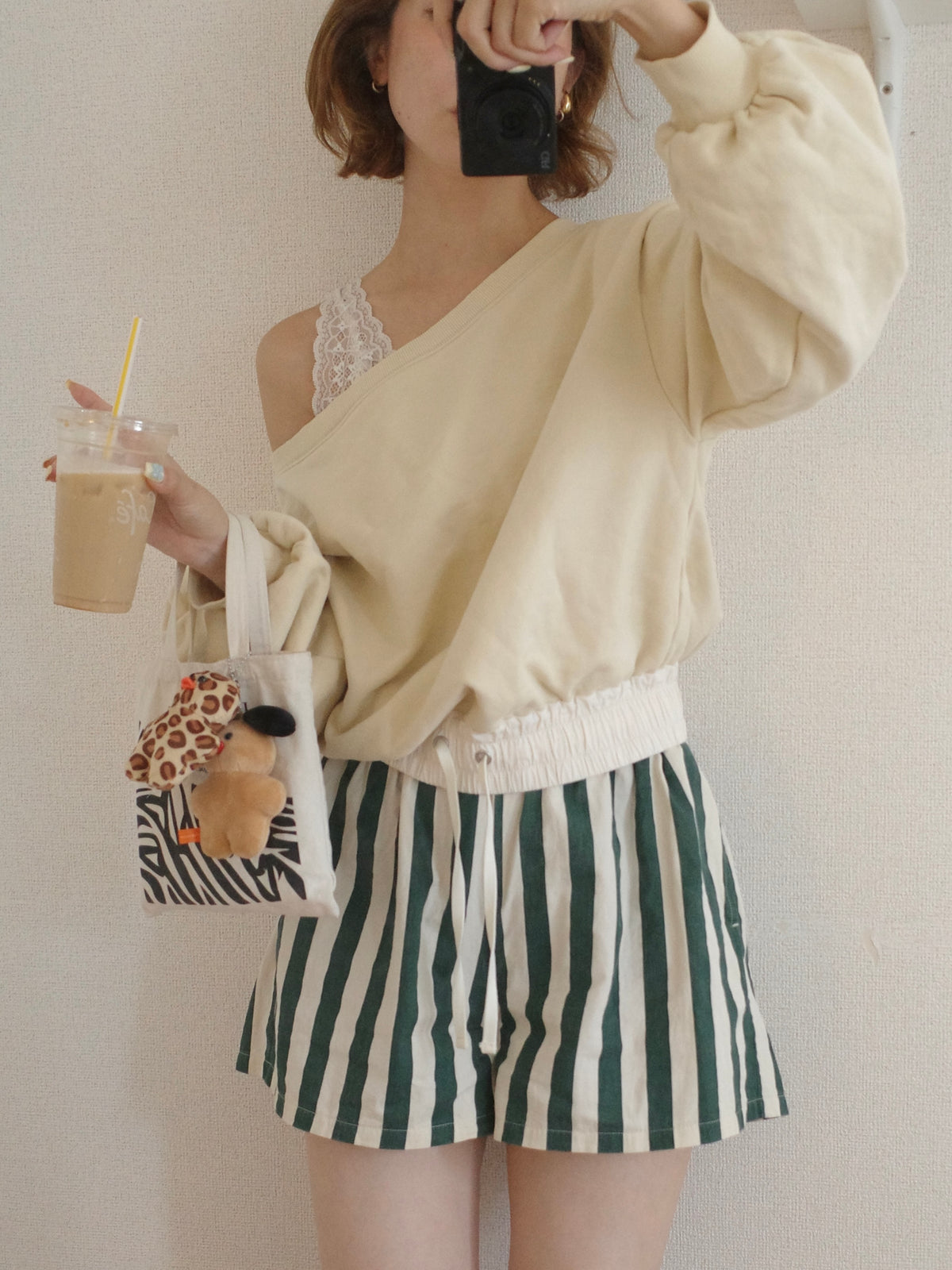 offshoulder docking sweat